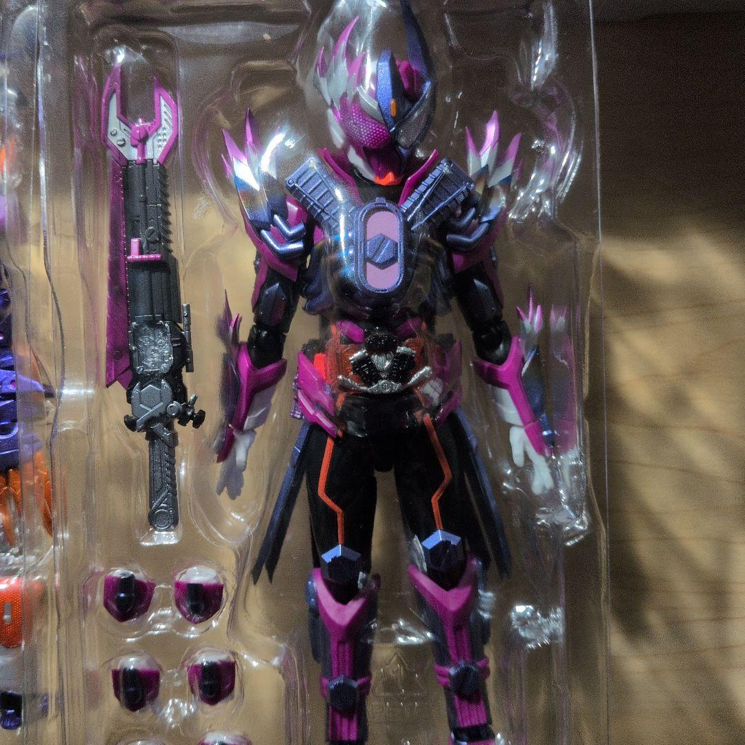 S.H.Figuarts仮面ライダーヴァルバラド S.H.フィギュアーツ 仮面ライダーヴァルバラド レビュー