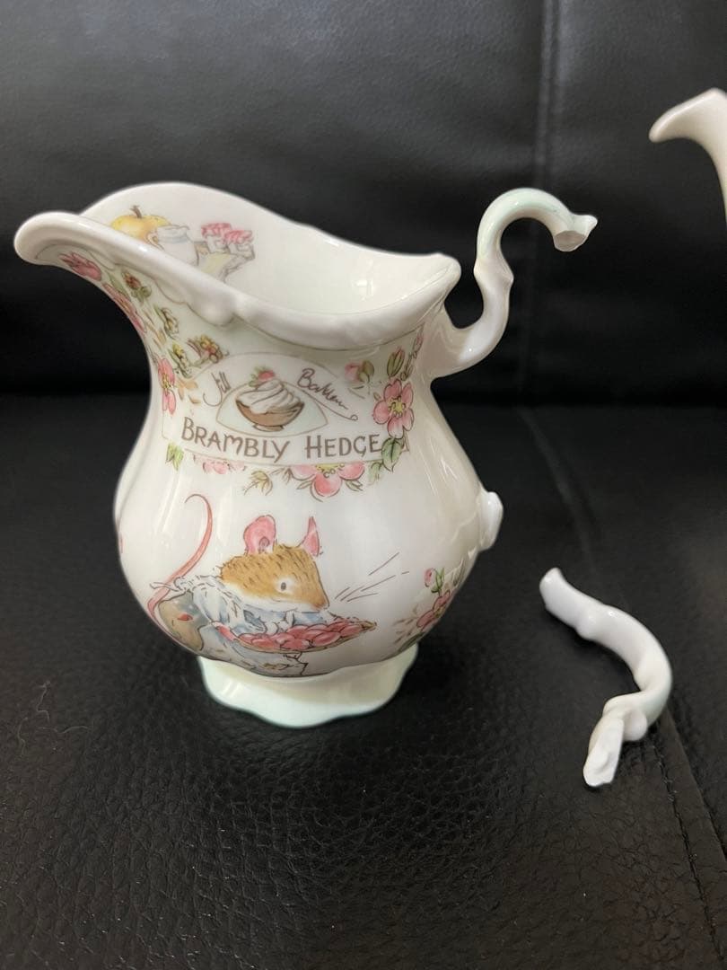 ロイヤルドルトン ブランブリーヘッジ ティーセット England】Royal