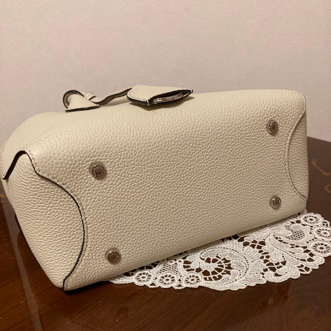 BONAVENTURA 22 ミア レザー トートバッグ アイボリー