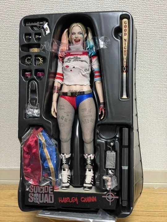 ホットトイズ ハーレイ・クイン 1/6フィギュア HOTTOYS - メルカリ
