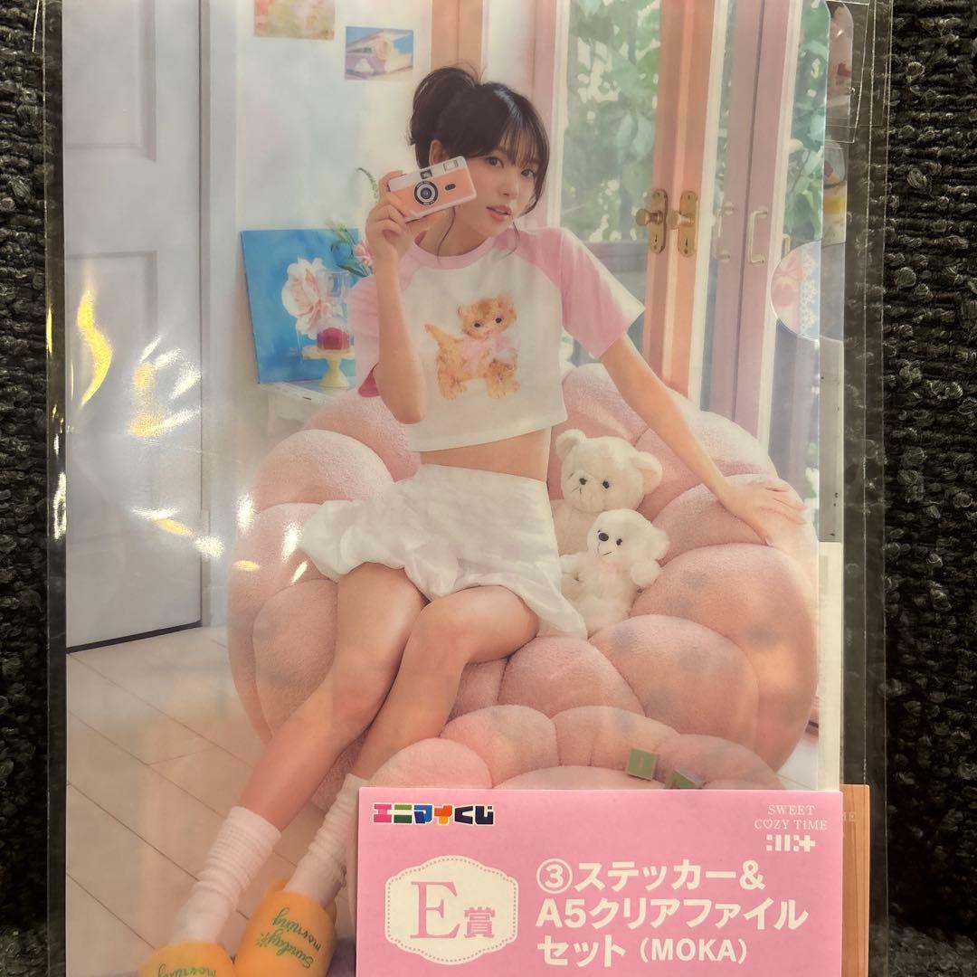ILLIT MOKA ステッカー & A5クリアファイル セット - メルカリ