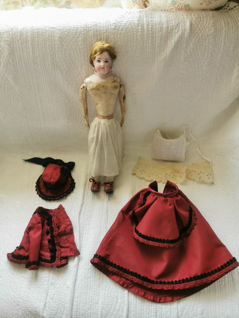 アンティーク ゴーチェ フレンチファッションビスクドール 赤と黒の