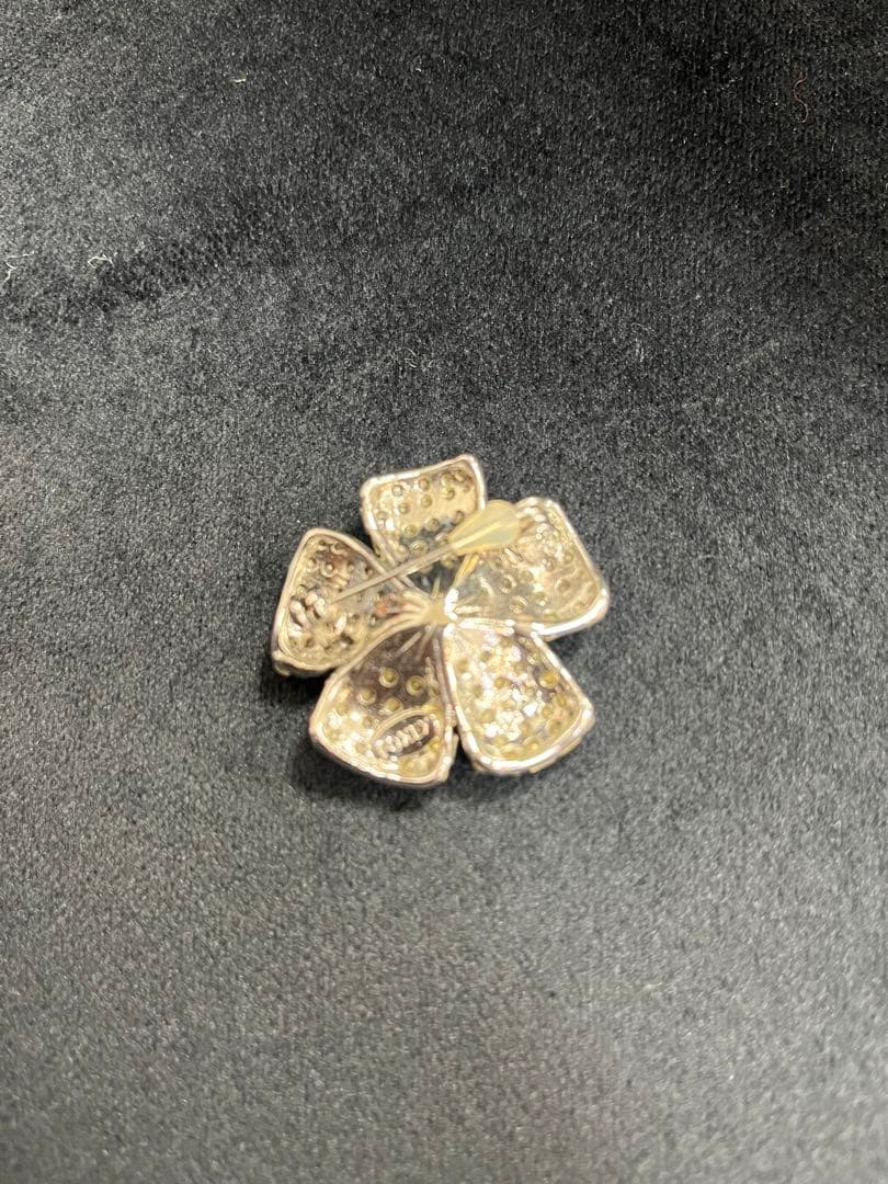 ミ*リ様 【美品】FOXEY フォクシー ライトグリーンフラワーブローチ