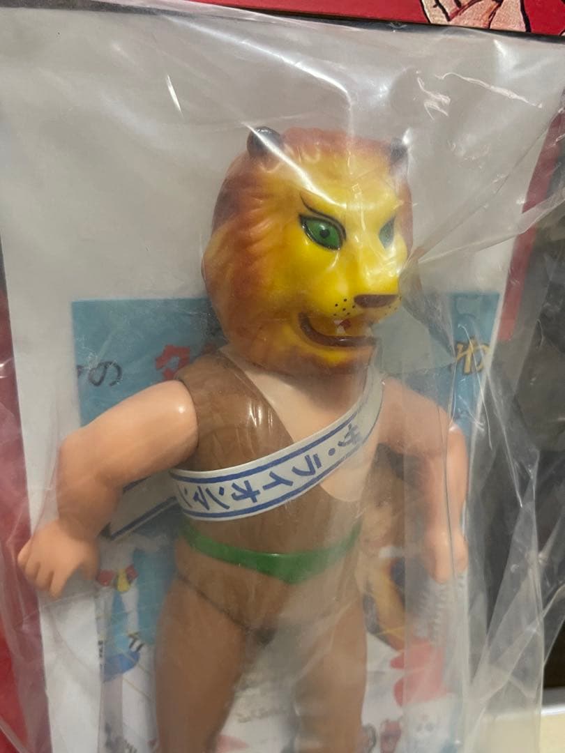 新品未開封 メディコムトイ タイガーマスク ザ・ライオンマン ソフビ