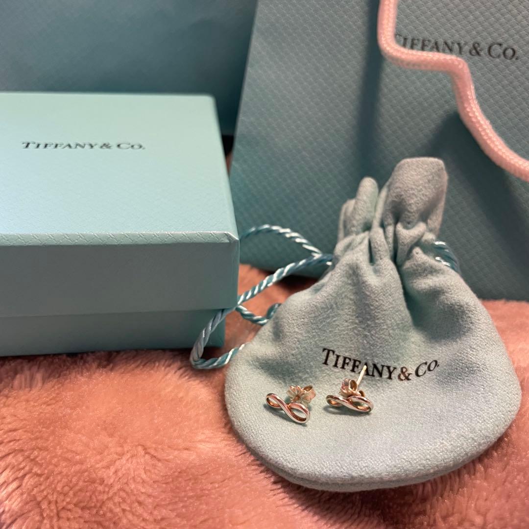 Tiffany & Co. 無限大モチーフピアス Tiffany & Co. 無限大モチーフピアス