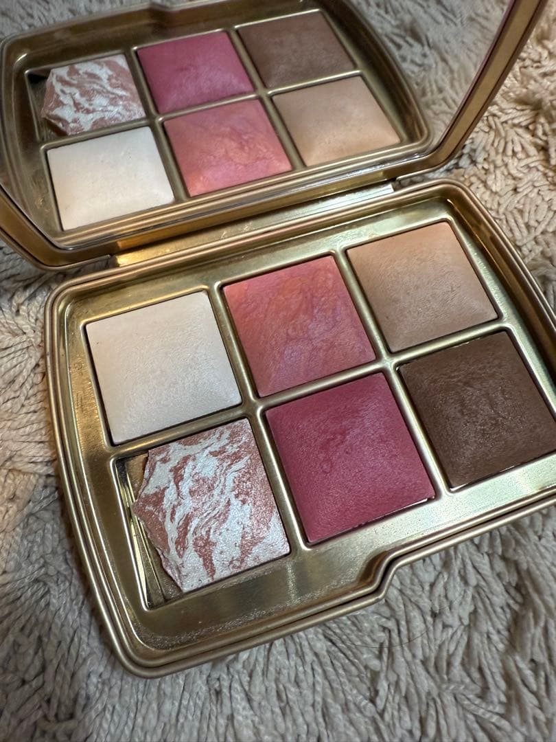 チーク Hourglass ambient lighting edit-2