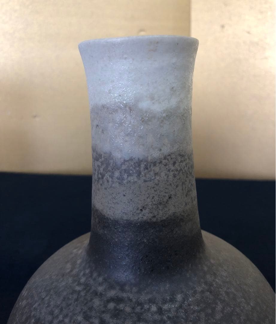 《R》炭化練上長頚壷 花入 花瓶 小野寺玄 共箱　251003あ6