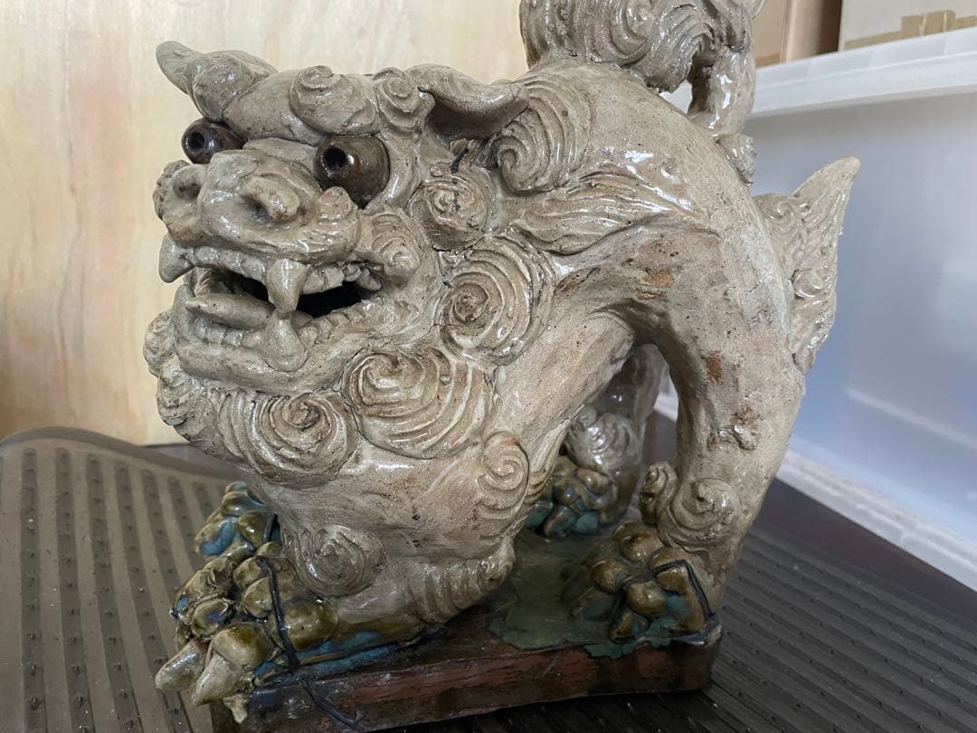 希少　島常賀　台付シーサー白土ペア　阿吽　壺屋焼　名工　沖縄