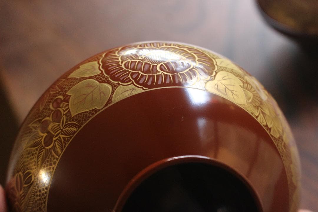 デッドストック！落ち着きある朱漆に極上花尽沈金の映えるお椀2点（検輪島塗沈金椀