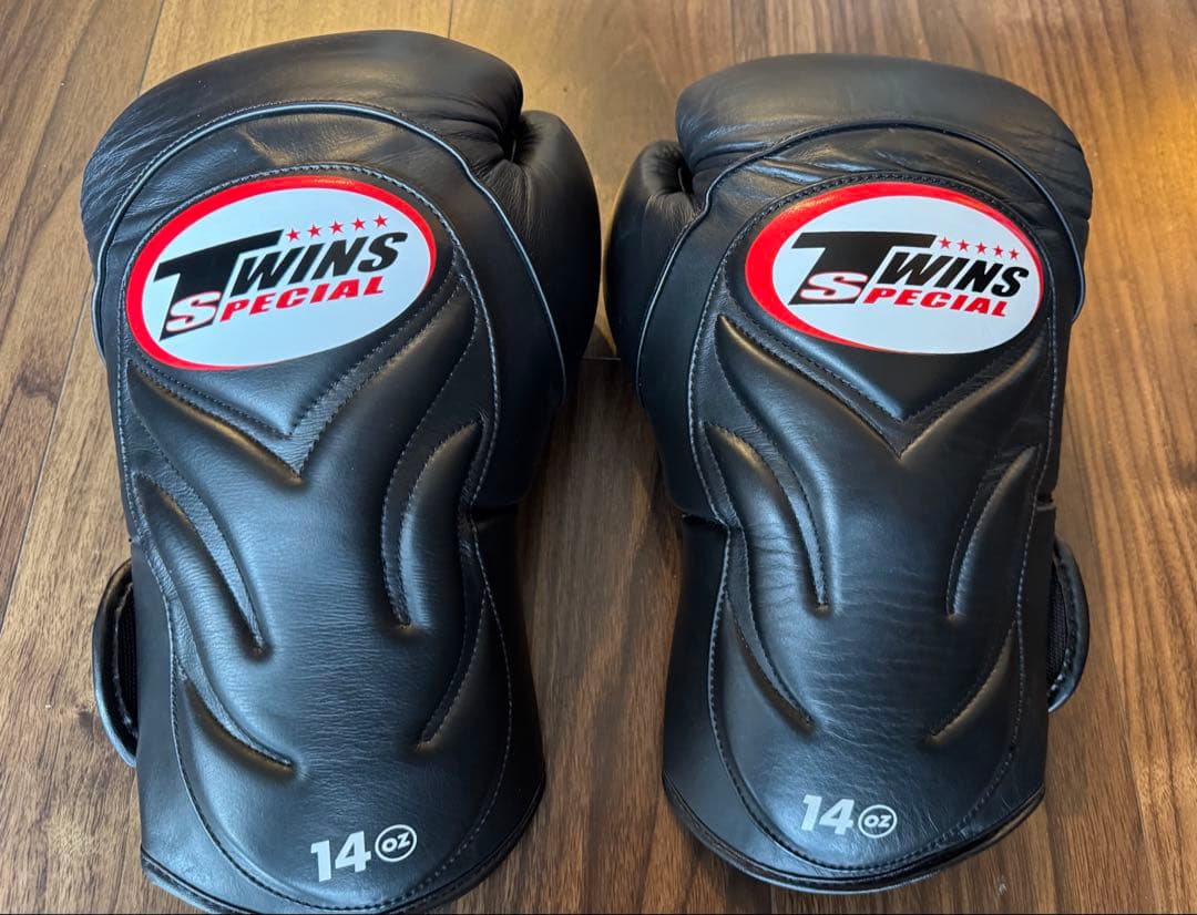 希少品　TWINS SPECIAL ボクシンググローブ 14oz ブラック TWINS SPECIAL ボクシンググローブ ブラック - メルカリ