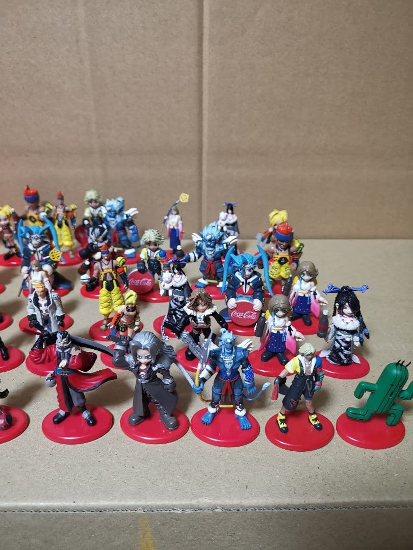 ファイナルファンタジー 人形 カード ピンバッジ ゲーム キャラクター