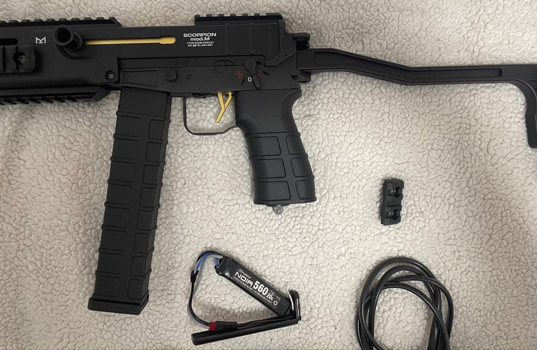 東京マルイ　スコーピオンmod 電動ガン LiPoバッテリー付き