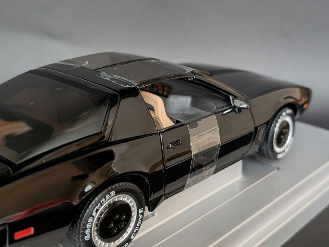 ナイトライダー K.I.T.T キット 1/18 音声／スキャナーユニット内蔵