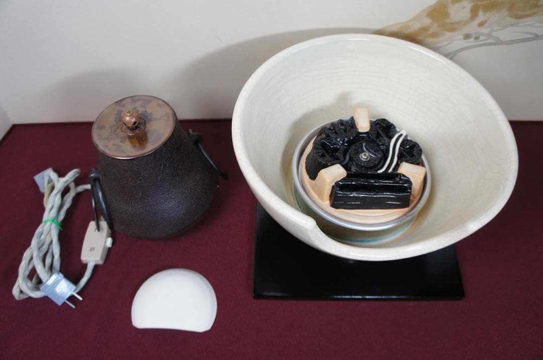☆ 茶道具 野々田 白さつま(紅鉢型)風炉型電熱器 鶴首釜 釜鐶 送料込み