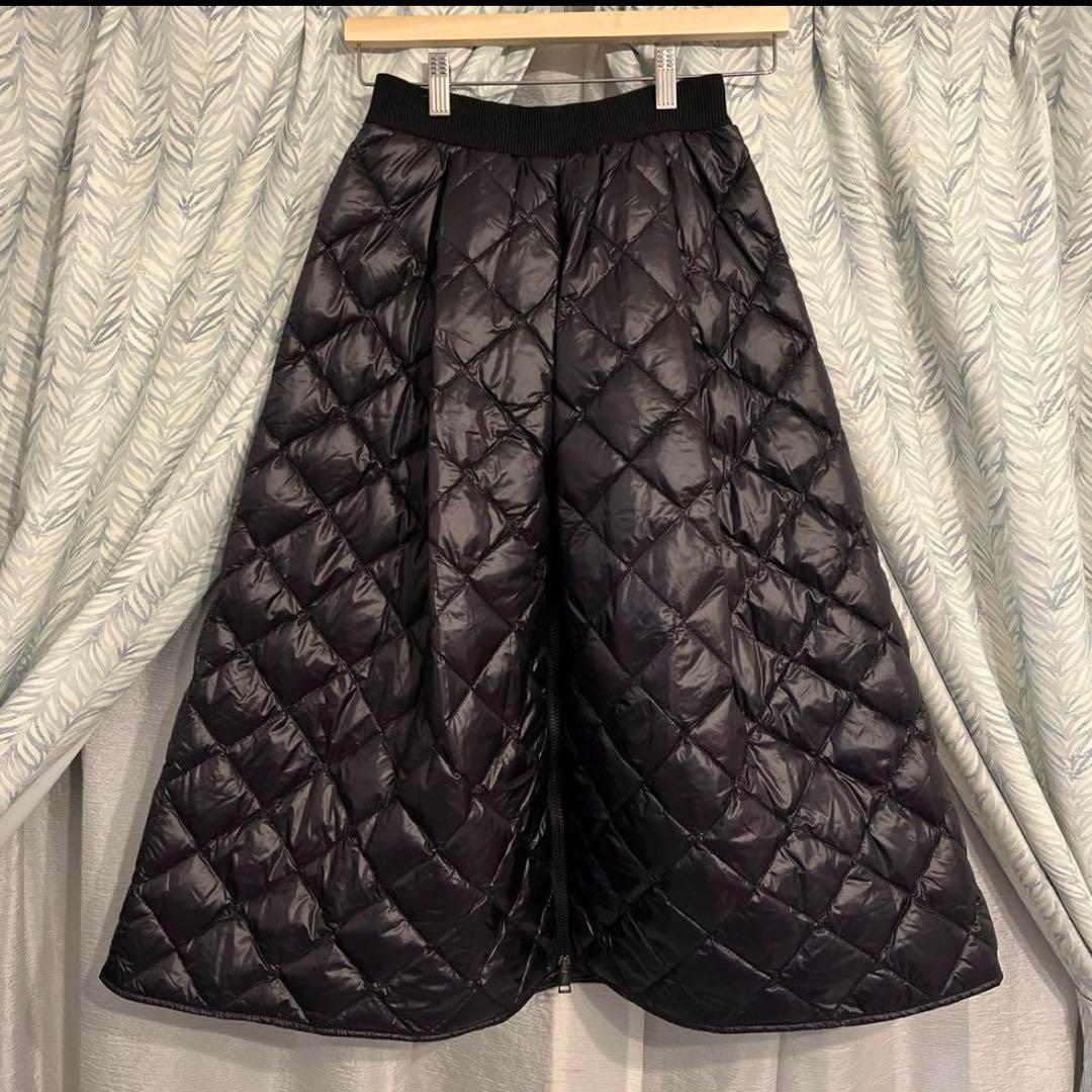 ！お値下げ中！モンクレールスカート