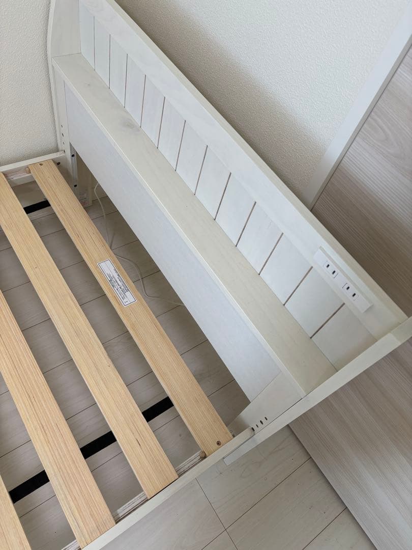 【送料無料(たのメル便)】ニトリ　ホワイト シングルベッドフレーム 木製