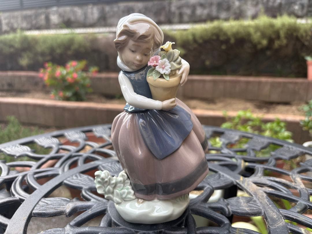 リヤドロ LLADRO磁器人形「Spring is Here(春が来た)」 リヤドロ