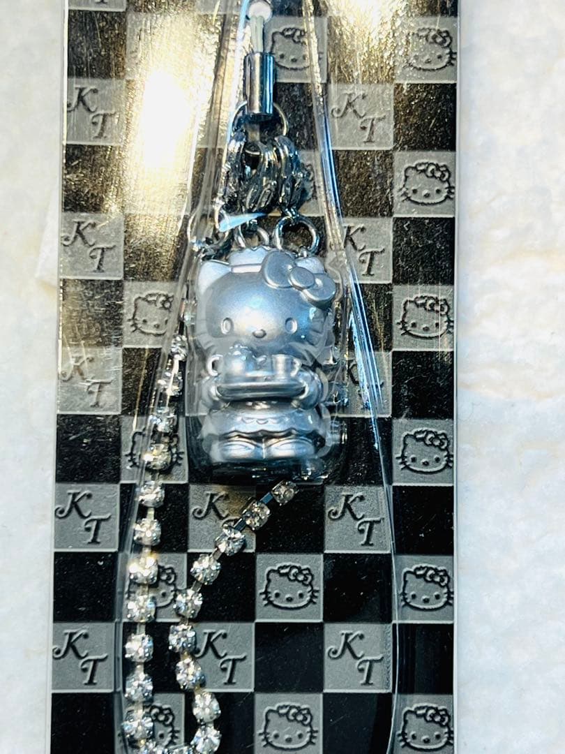 激レア‼︎ ハローキティ　 SILVER VERSION ウェイトレス