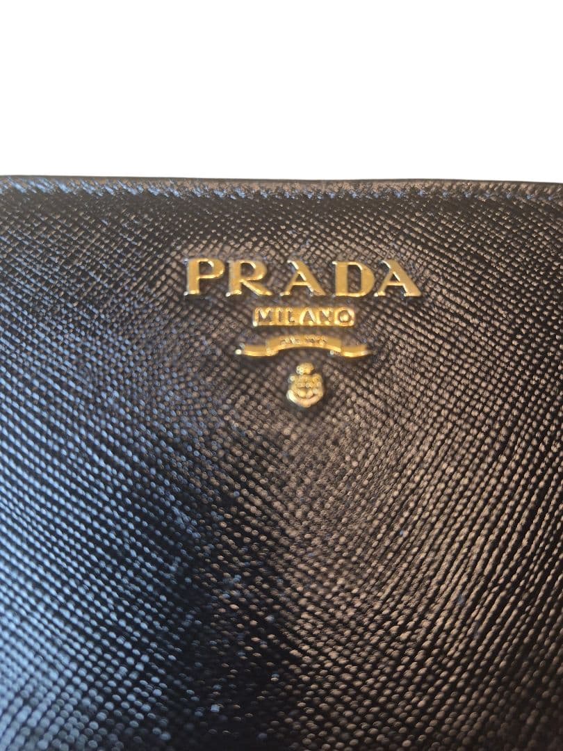 ＰＲＡＤＡ　プラダ　ケース　ラウンドファスナー　ブラック革