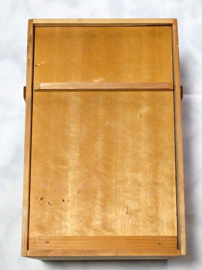 黒赤漆塗り　縁取り金色　2段重箱✕2　木箱入り　天然木