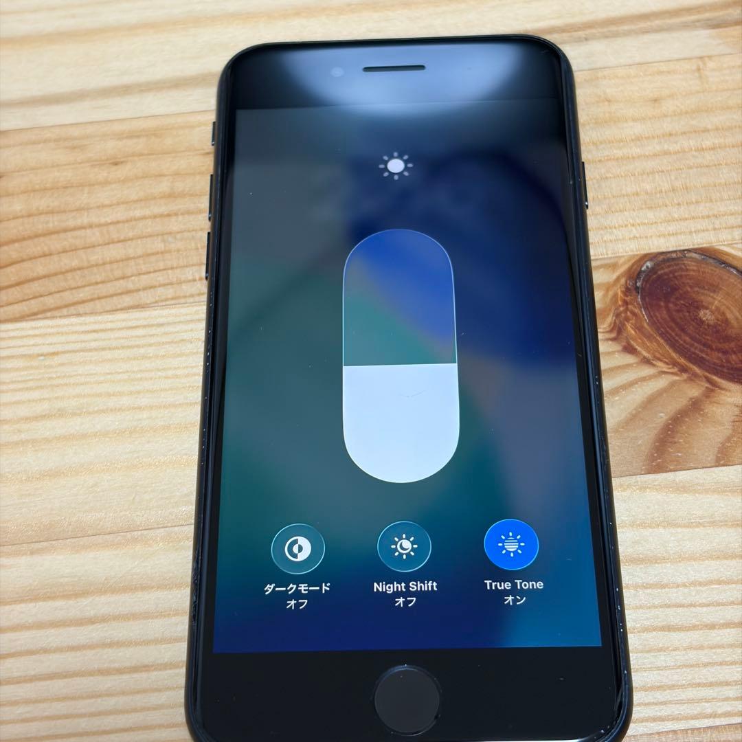 バッテリー新品 iPhoneSE第3世代64GB SIMフリー 美品 おまけ有り