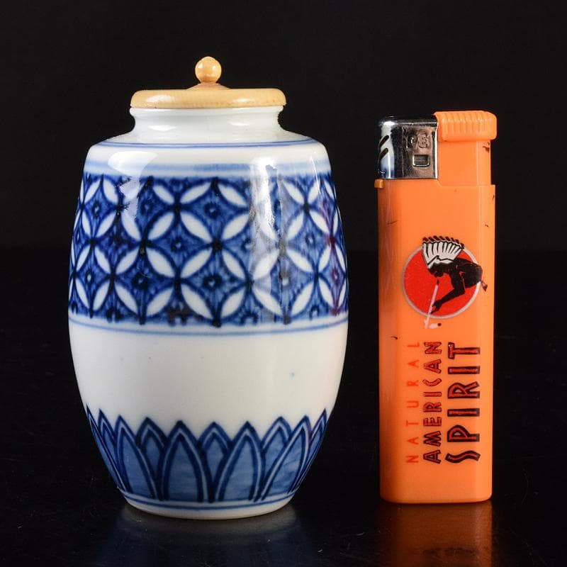 瀬戸焼 三代 山口錠鉄作 染付 肩衝茶入 三玄院長谷川