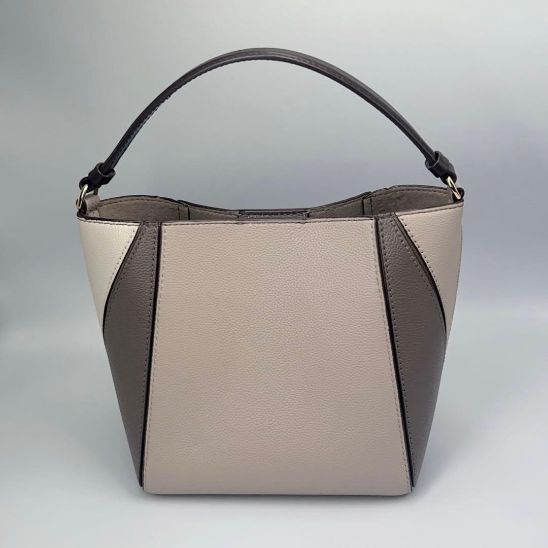 週末セール❣️極美品✨TORY BURCH マックグロー スモールバケット　マルチ