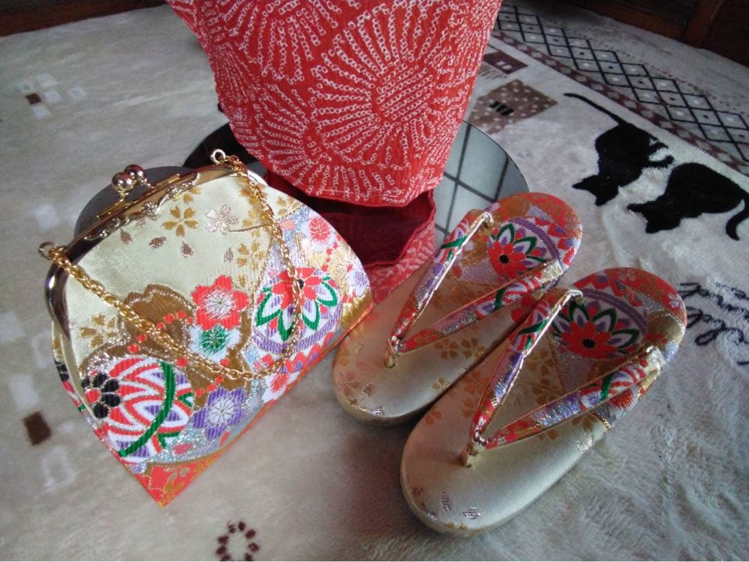 7歳向け・化繊・未使用・絞りのお着物のセット