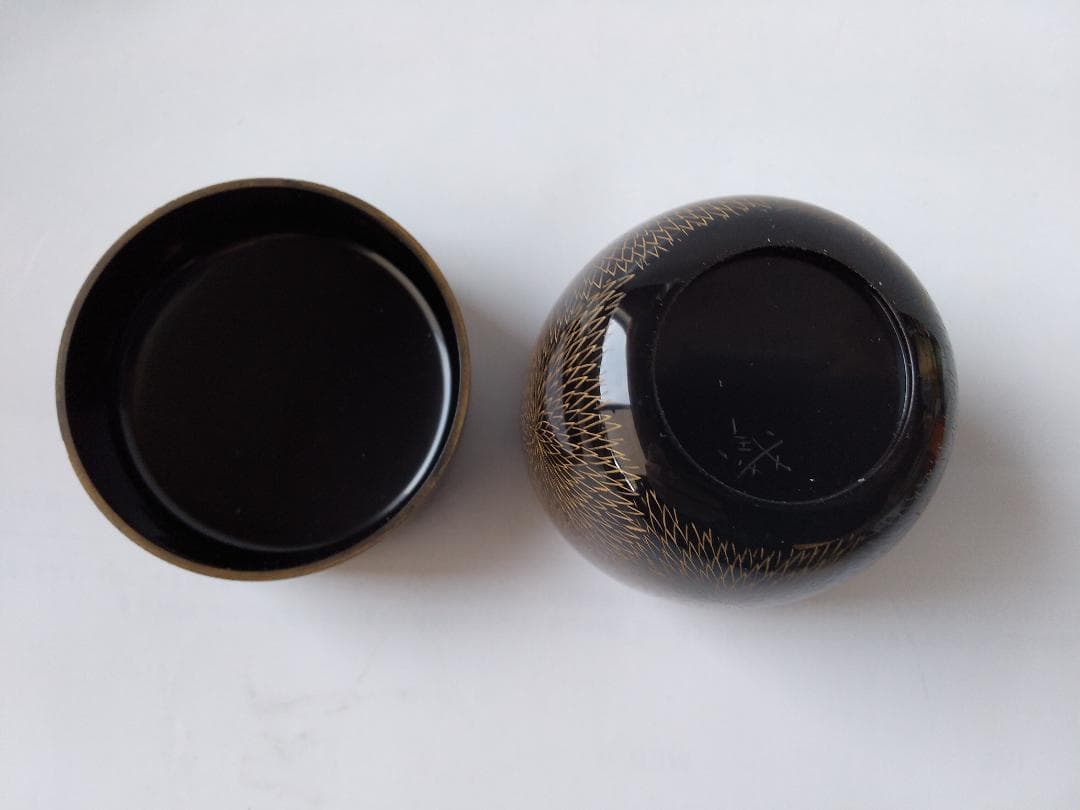 輪島塗 棗 新田義明 作 金彩 彫菊詰 棗 共箱 共布 漆器 漆芸 茶道具 美