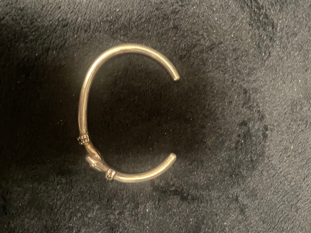 アーチセブンスター　握手バングル ブラックダイヤ