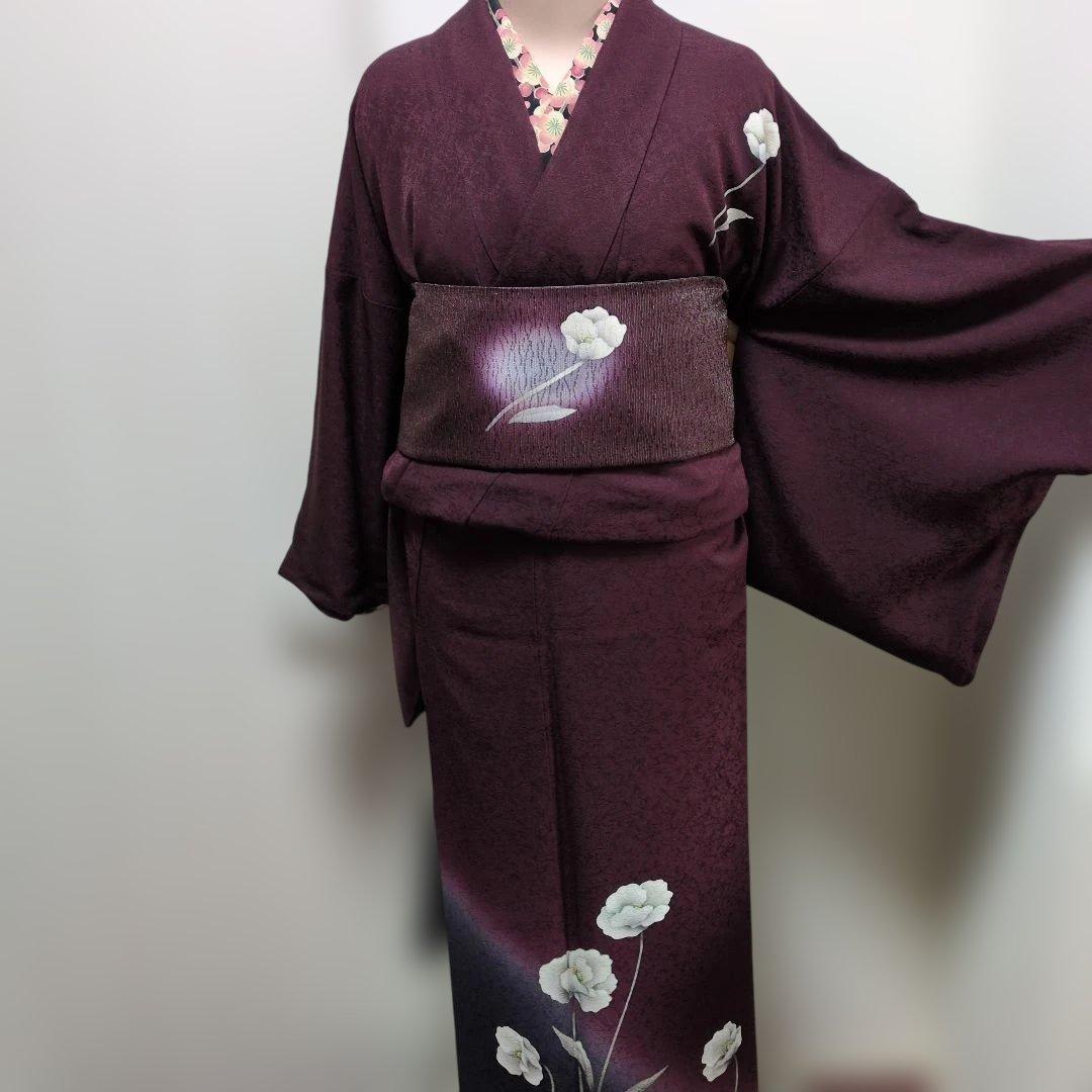 付下げ ワインレッド 花柄刺繍着物とお太鼓柄の帯セット 付下げ ワインレッド 花柄刺繍着物とお太鼓柄の帯セット