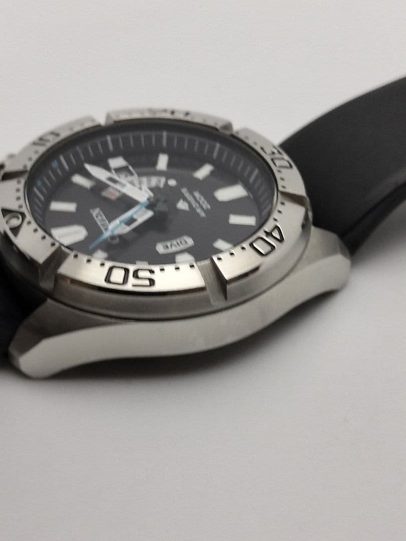 人気モデル　シチズン　プロマスター　ダイバー機能　電波ソーラー　H112