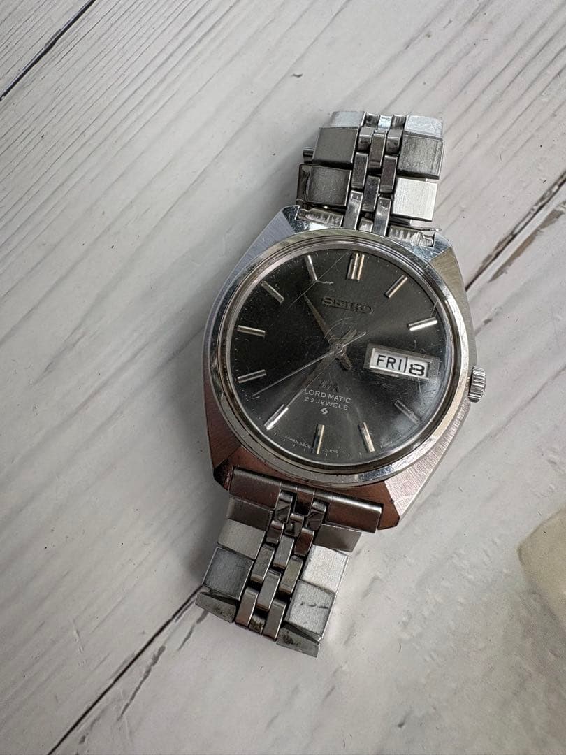 SEIKO ロードマチック 黒文字盤 ビンテージ自動巻き時計 動作品 (レ55)