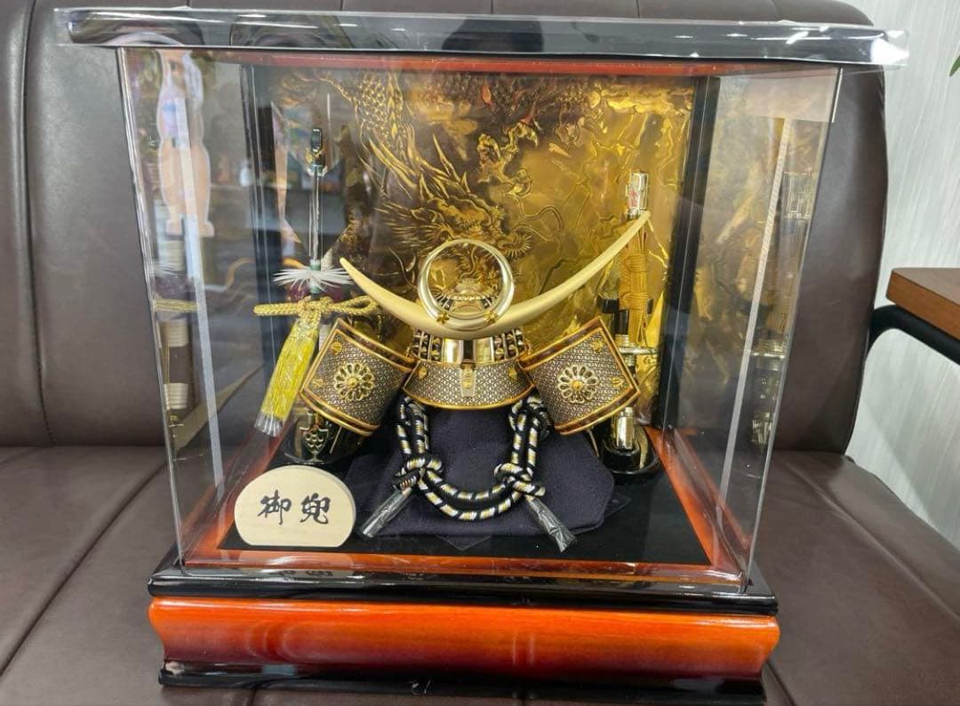未開封未使用品　五月人形 アクリル 王朝塗 ケース入り 5号 上杉謙信 兜飾り
