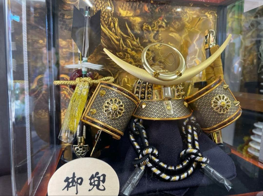 未開封未使用品　五月人形 アクリル 王朝塗 ケース入り 5号 上杉謙信 兜飾り