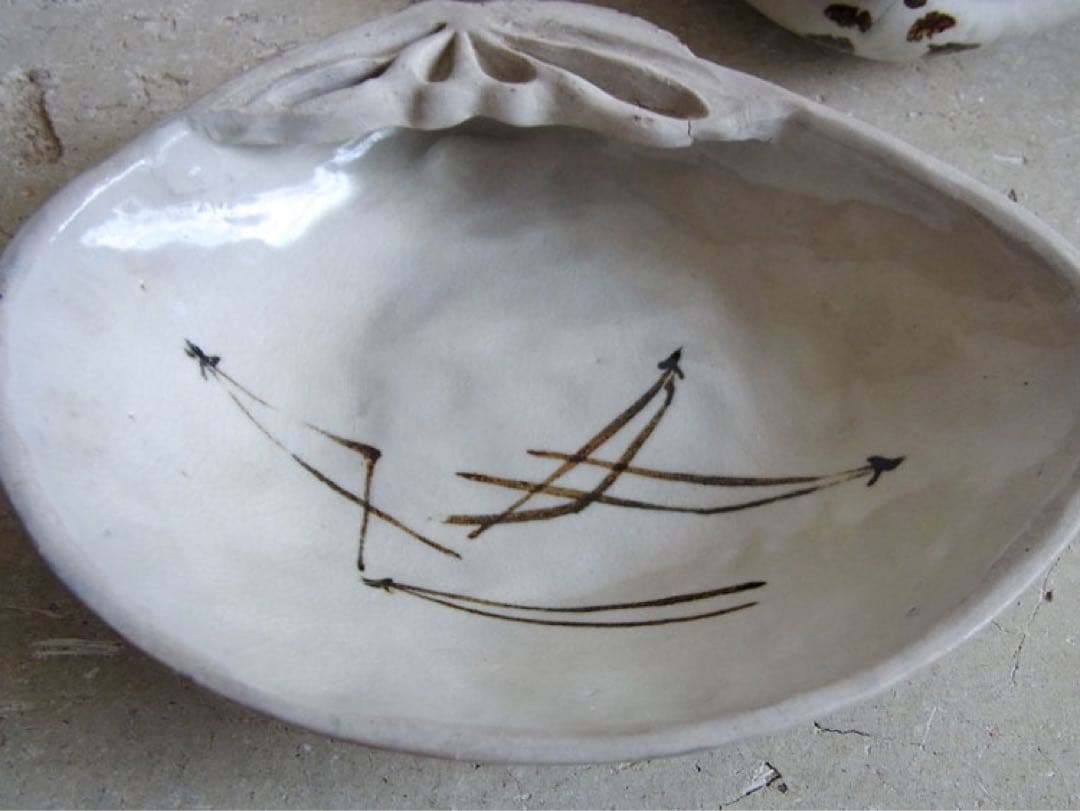 【相馬焼】皿　向付　器　蛤型　松葉図　結婚祝い　金婚式　銀婚式　還暦祝い　古希祝