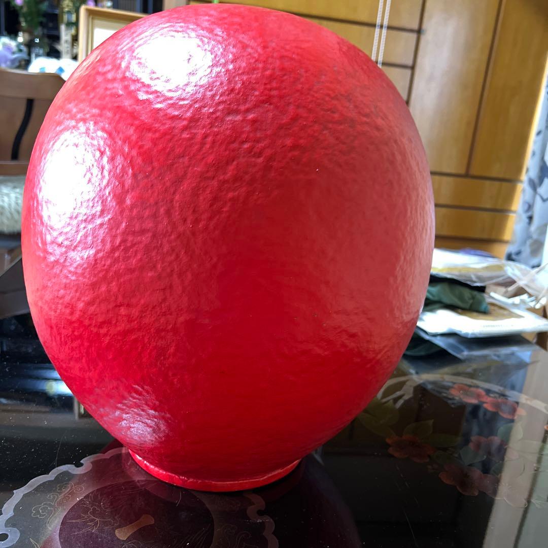 目が入っていない大きなダルマさん