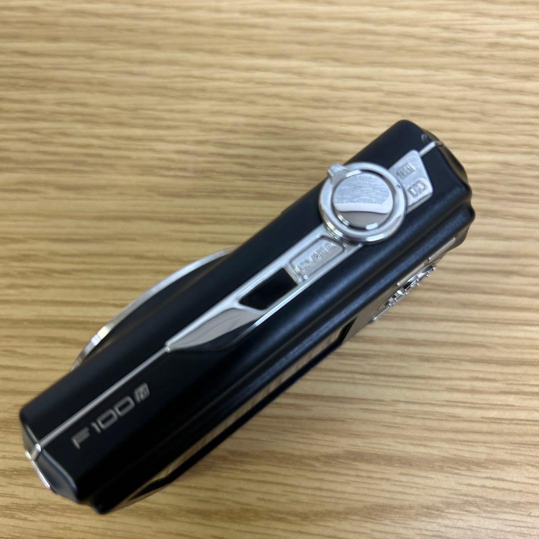 FUJIFILM FINEPIX F100fd デジタルカメラ 充電器付き C997092