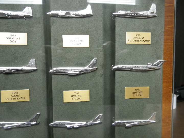 ANA タイピンコレクション 歴代15機