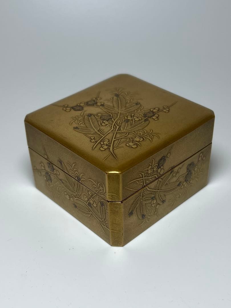 香道具 時代蒔絵 金蒔絵花草風景図香合 金地内金梨地 箱付 明治時代