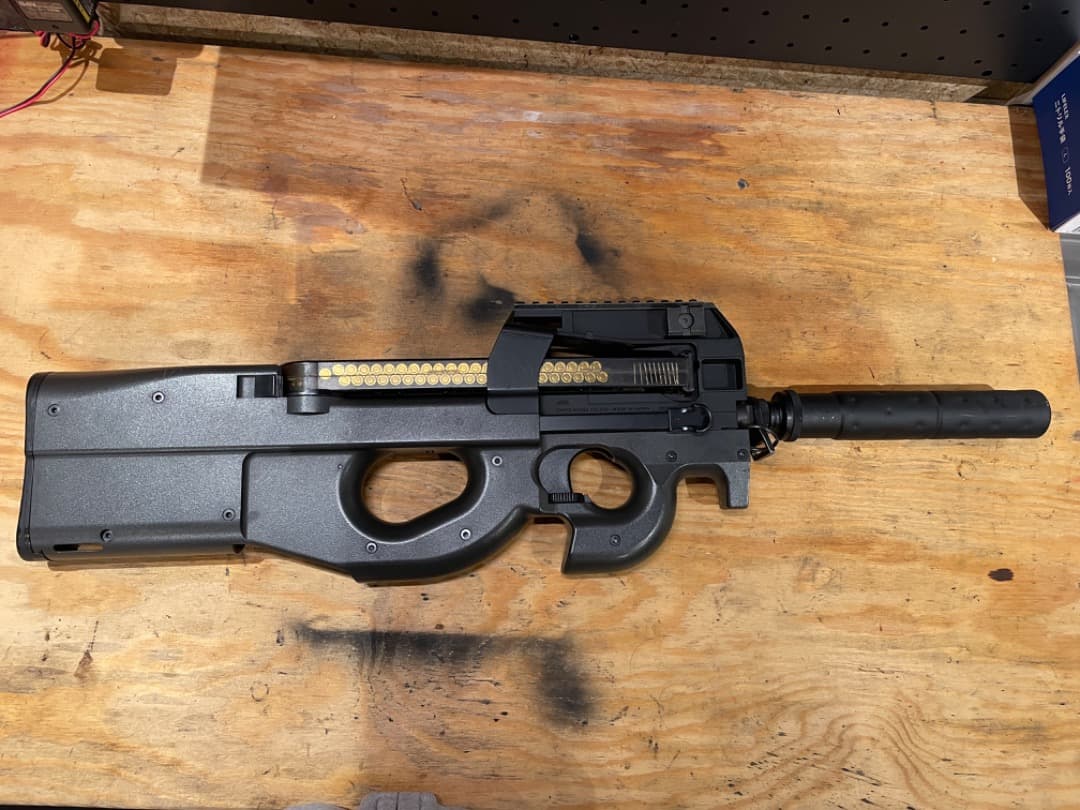 東京マルイ P-90 多弾装マガジン付き