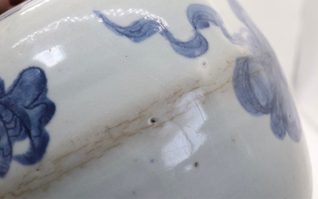 中国　明時代　染付　牡丹胡蝶紋瓶　送料込み1012