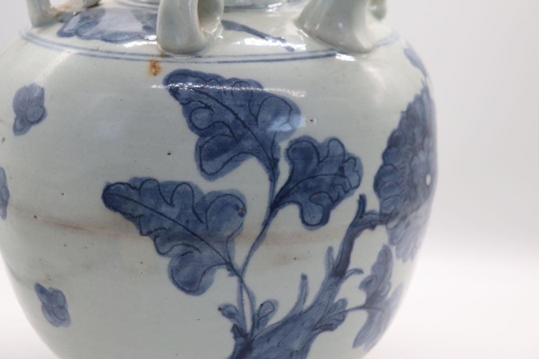 中国　明時代　染付　牡丹胡蝶紋瓶　送料込み1012