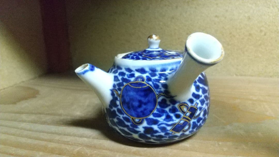 骨董 小さな急須 金の線描き鳳凰 アートな絵柄 蓋が可愛い！