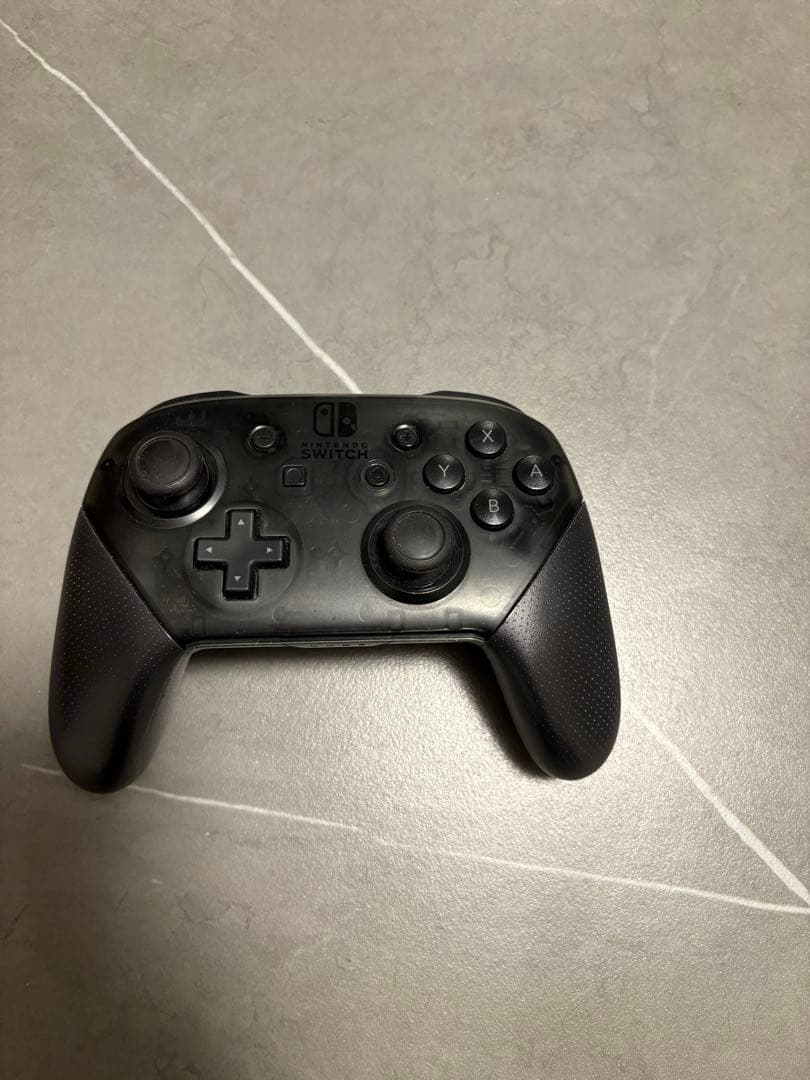 Nintendo Switch 本体 プロコン・充電グリップ•ケース•ソフト3本