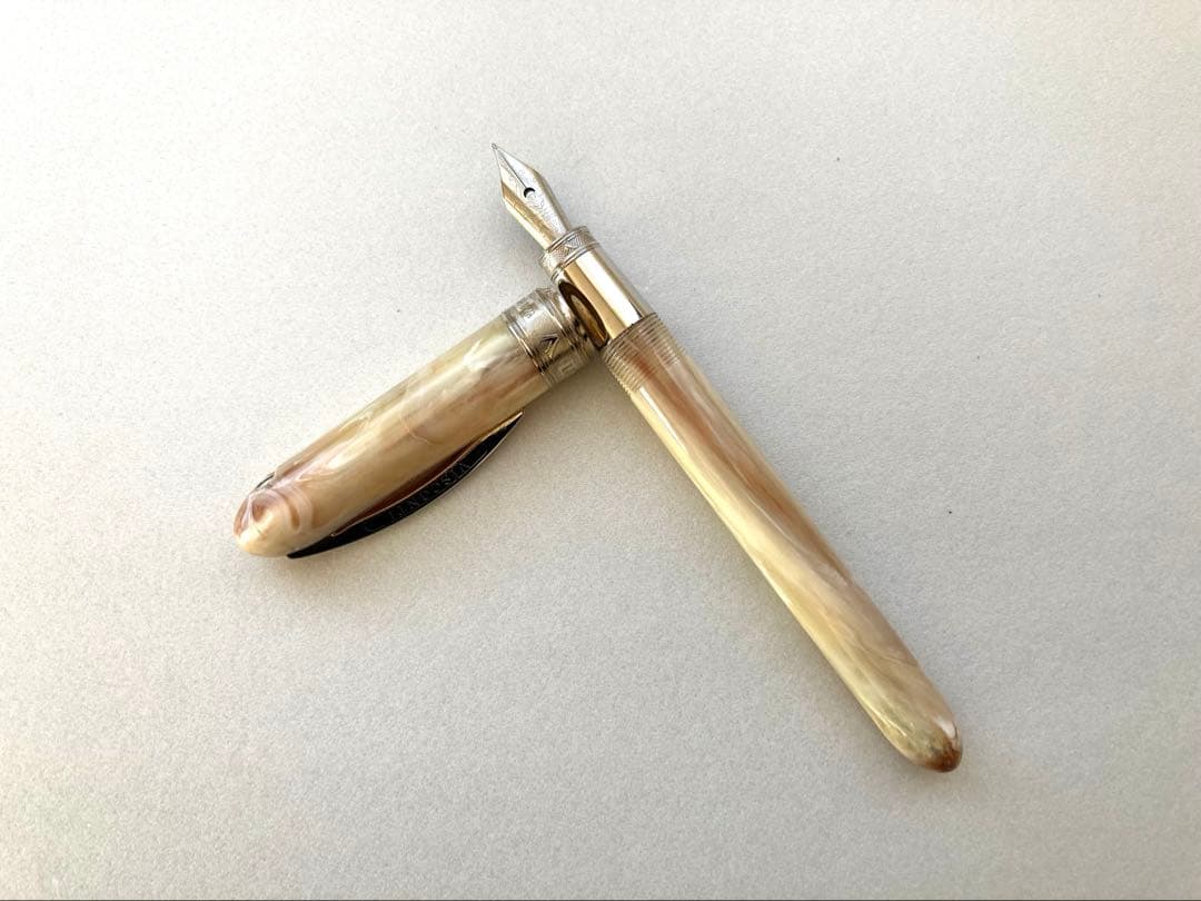 美品】 ビスコンティ VISCONTI 万年筆 バニラ ホワイトマーブル