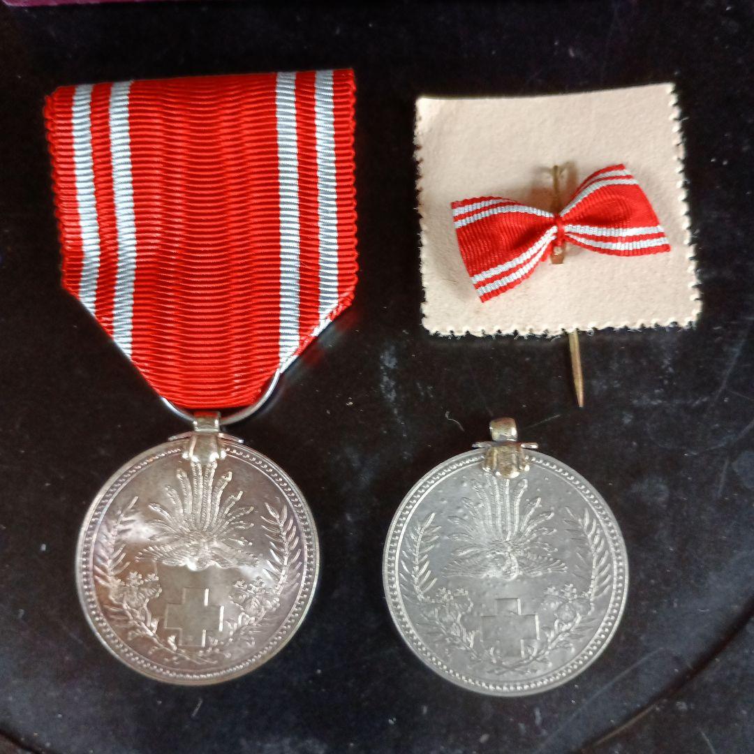 日本赤十字社 明治21年 特別社員章 徽章 メダル 銀とアルミ - メルカリ