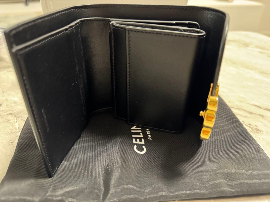 CELINEセリーヌ トリオンフ 三つ折り財布 ブラック