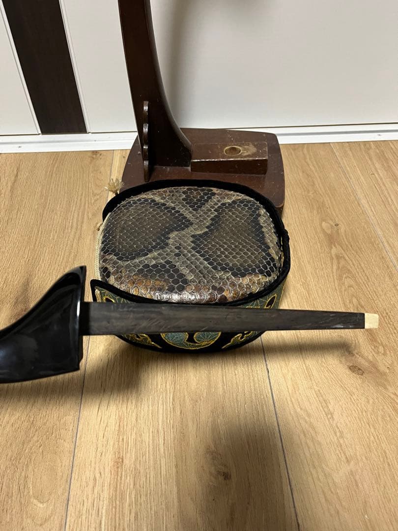 沖縄三線　私の持ってる三線で１番上等❗️ 重さ載せました。