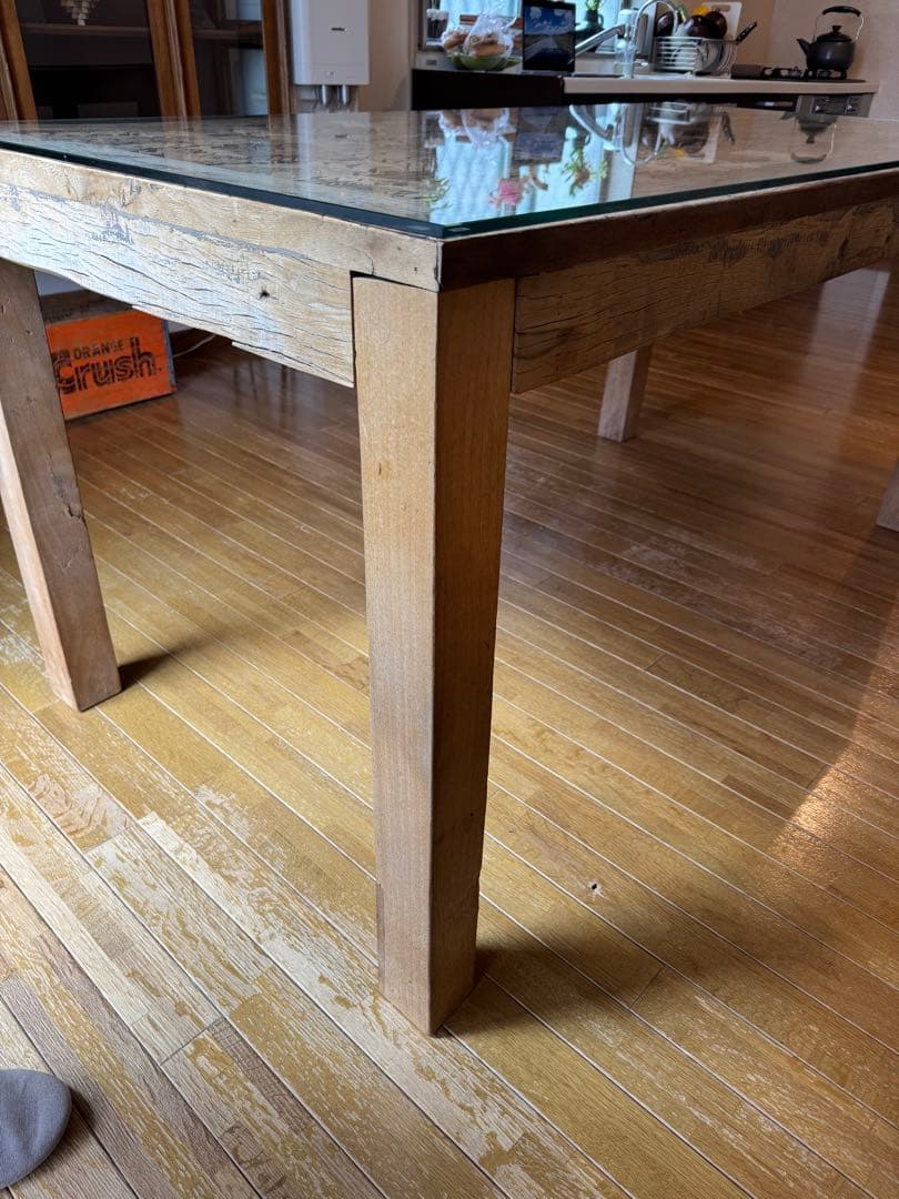 KARE （カレ） ダイニングテーブル 4人 〜6人掛け